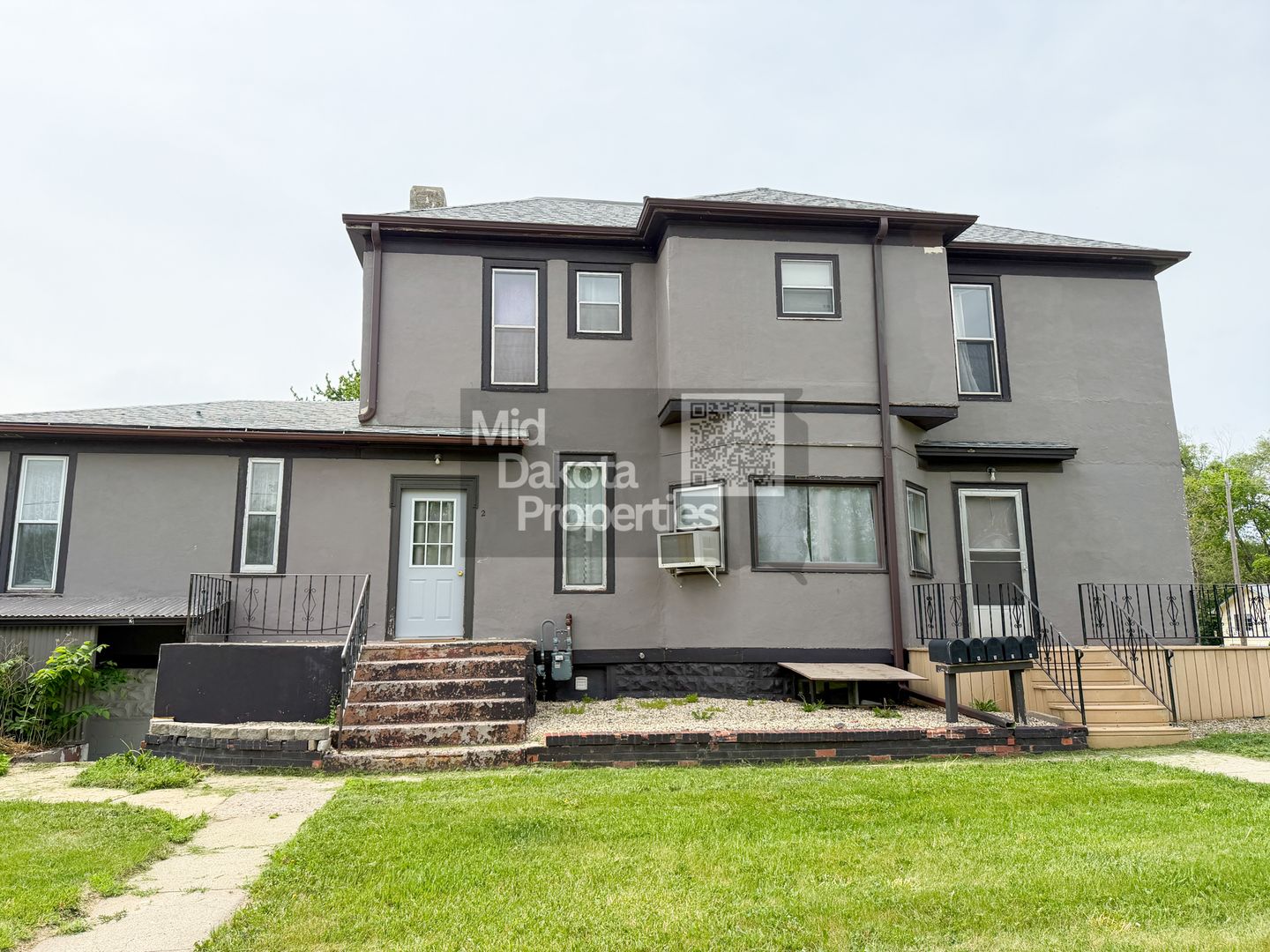 Mitchell Apartment: 221 E 9th Ave