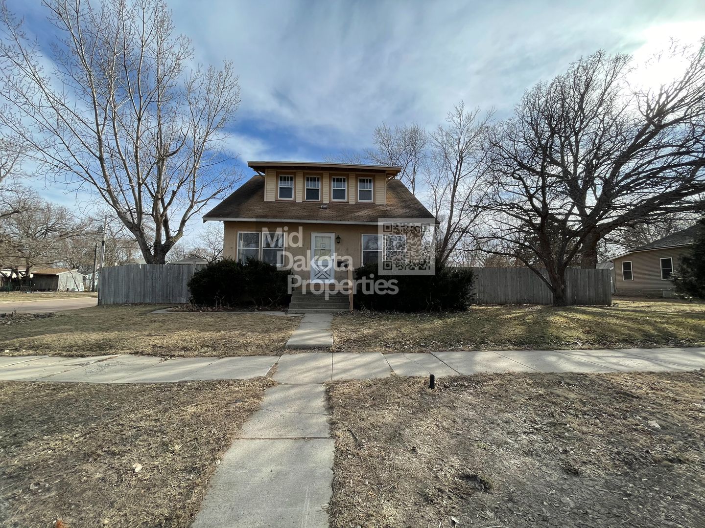 Mitchell Apartment: 801 W 5th