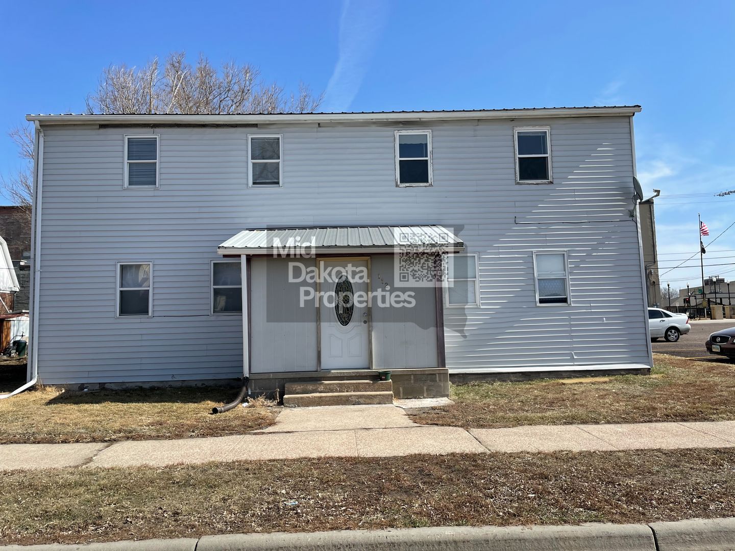 Mitchell Apartment: 112 N Rowley