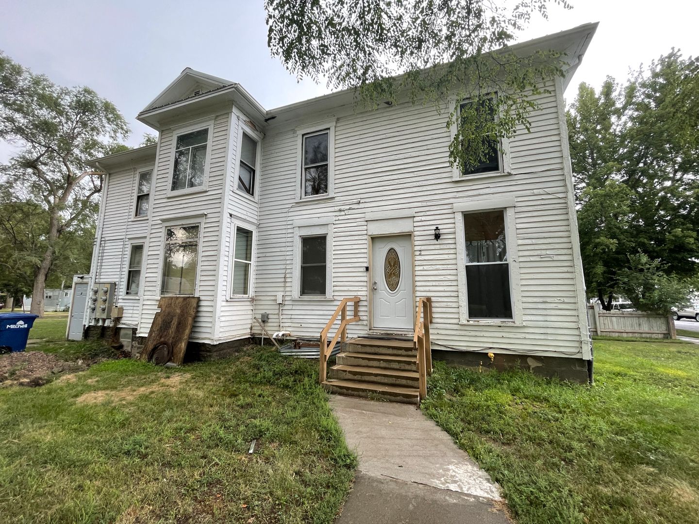 Mitchell Apartment: 1123 E 2nd
