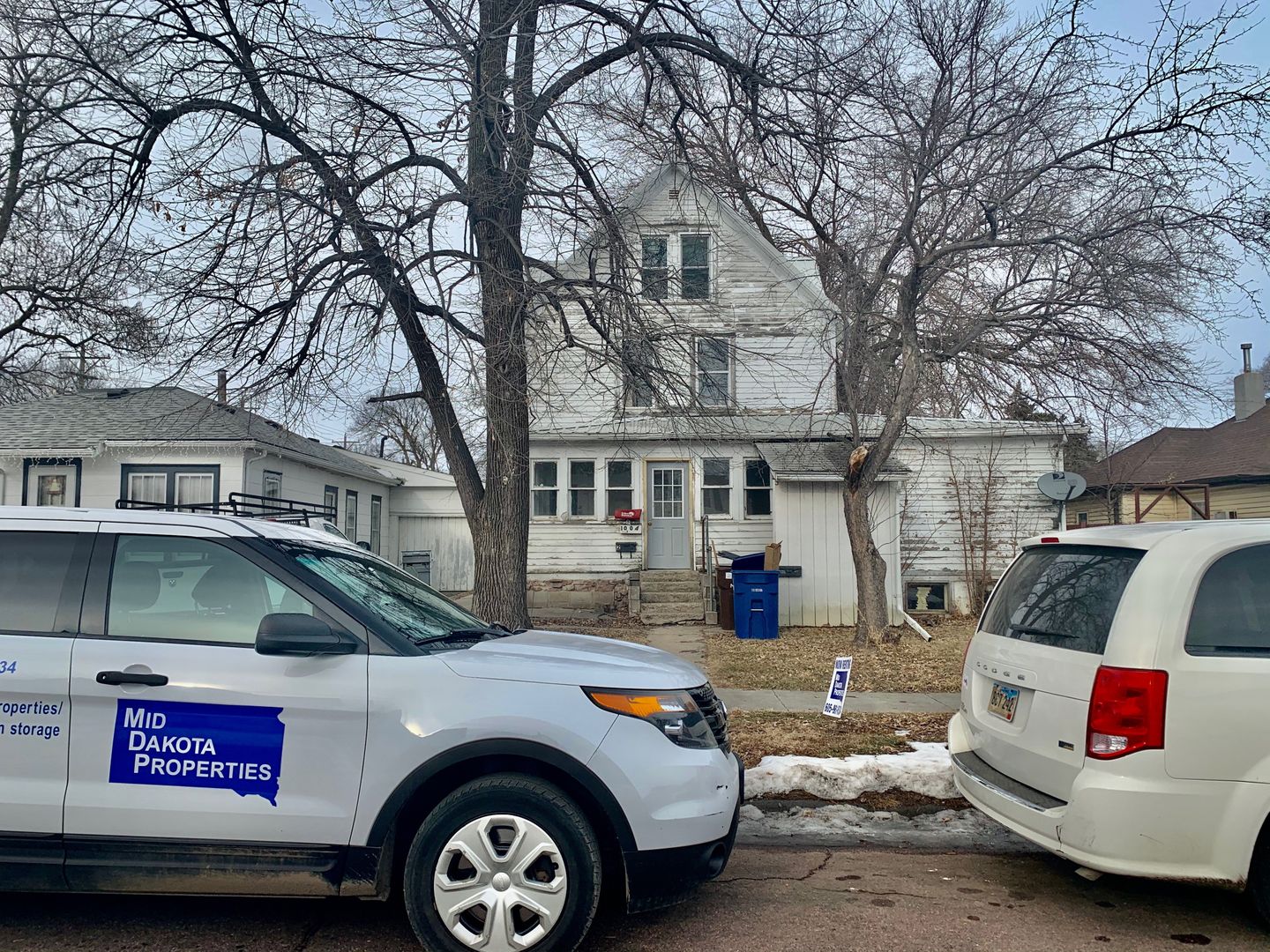 Mitchell Apartment: 1004 E 4th Ave