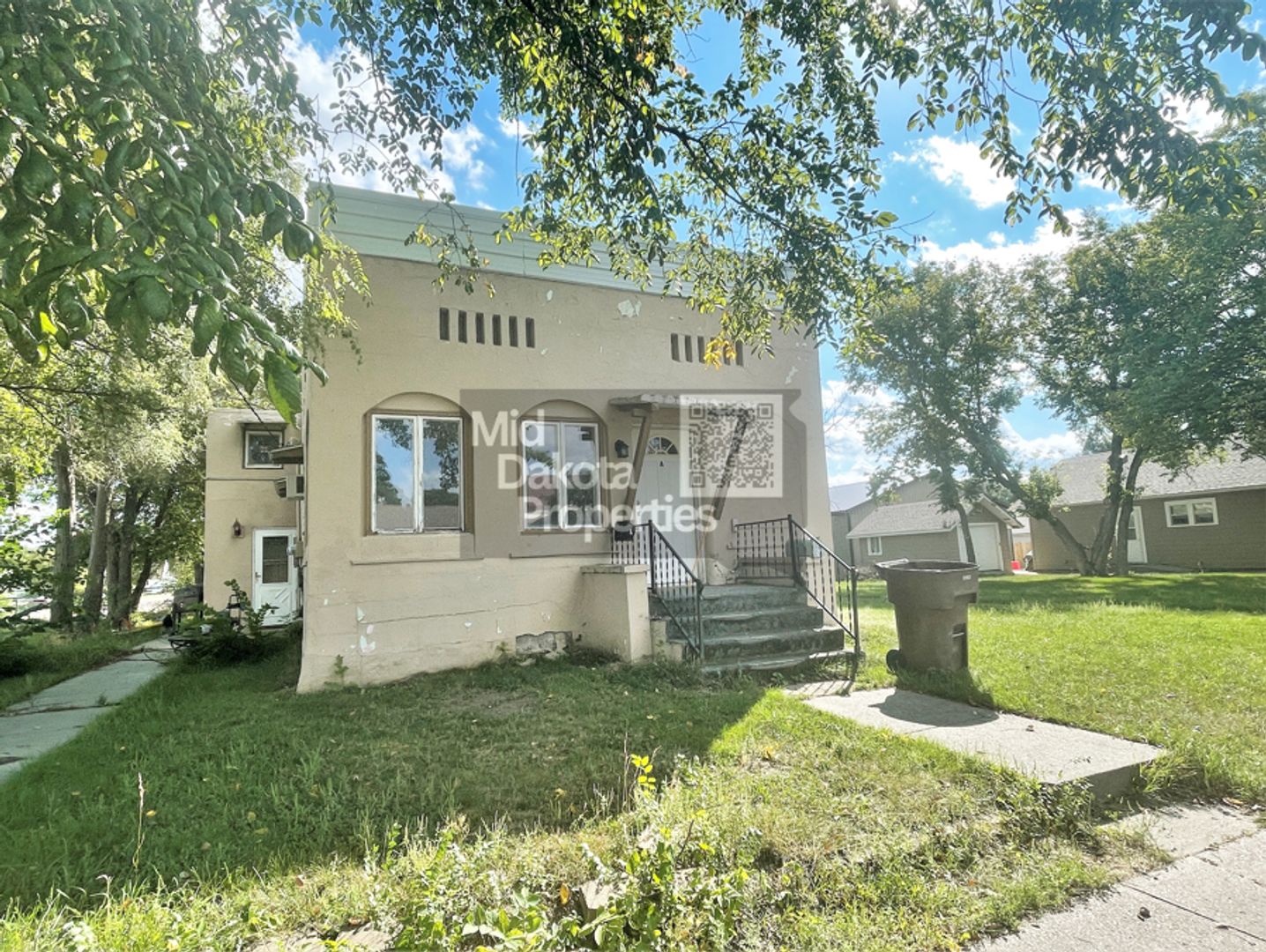 Mitchell Apartment: 421 E 9th