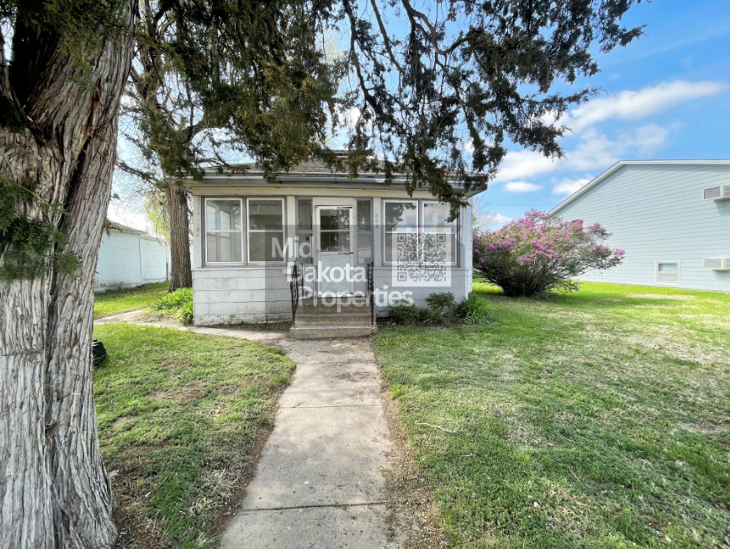 Mitchell House: 509 E 1st