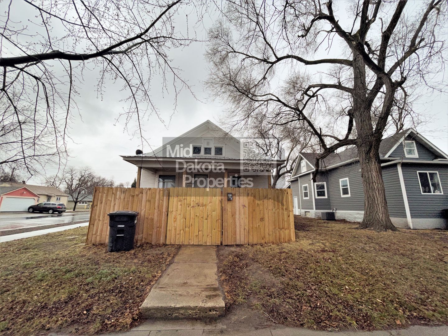 Mitchell House: 421 E 7th