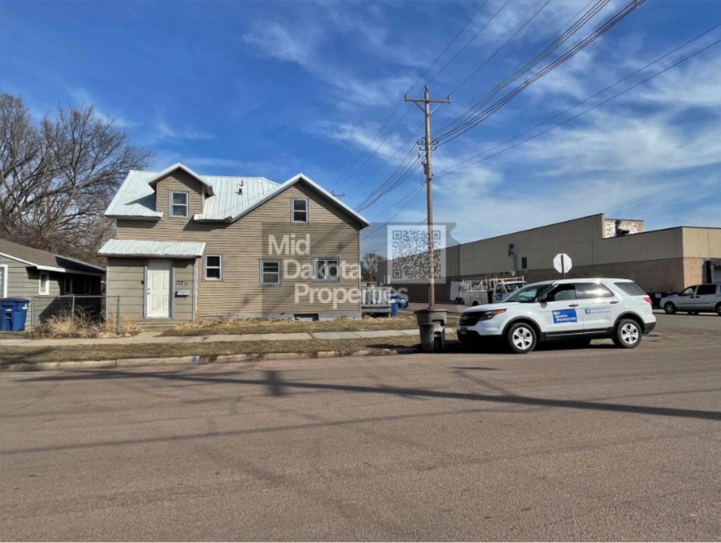 Mitchell Apartment: 122 W 9th