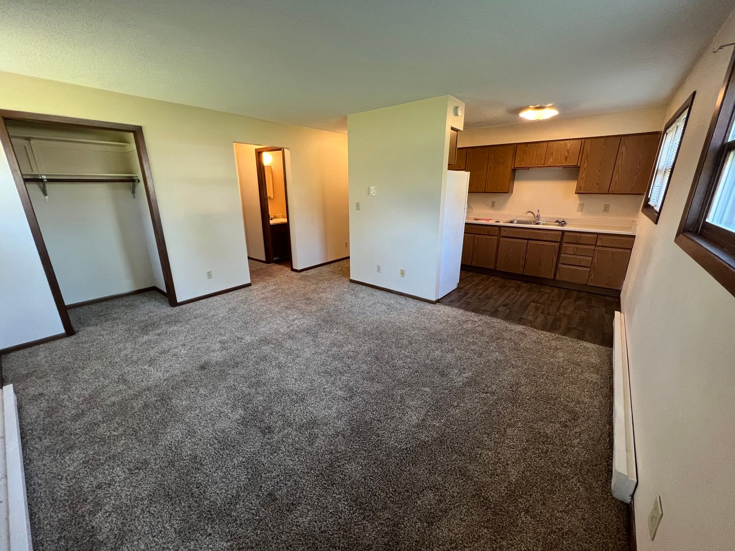 Mitchell Apartment: 505, 511, 519 S Main