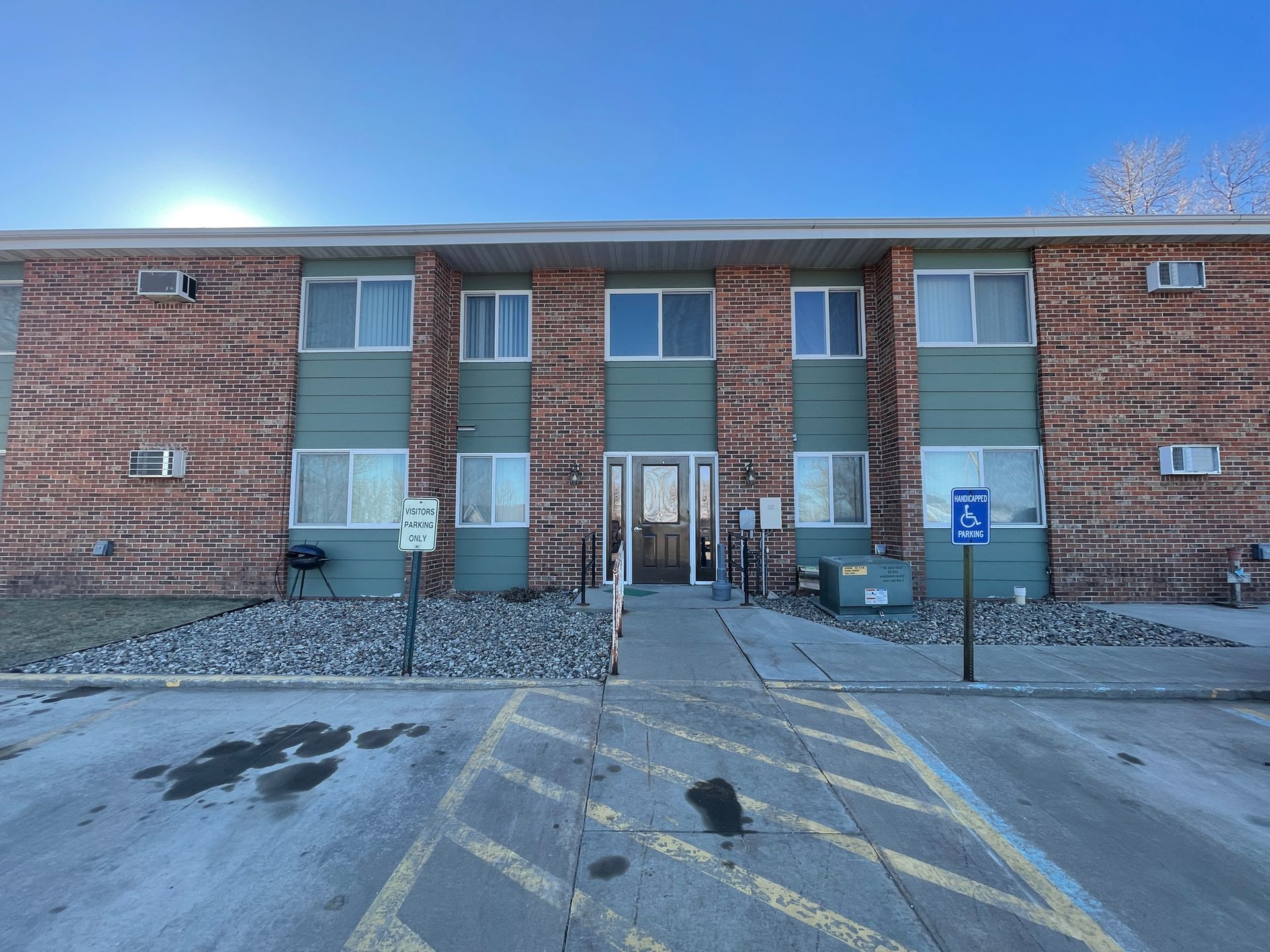 Tripp Apartment: 500 E Dakota Street