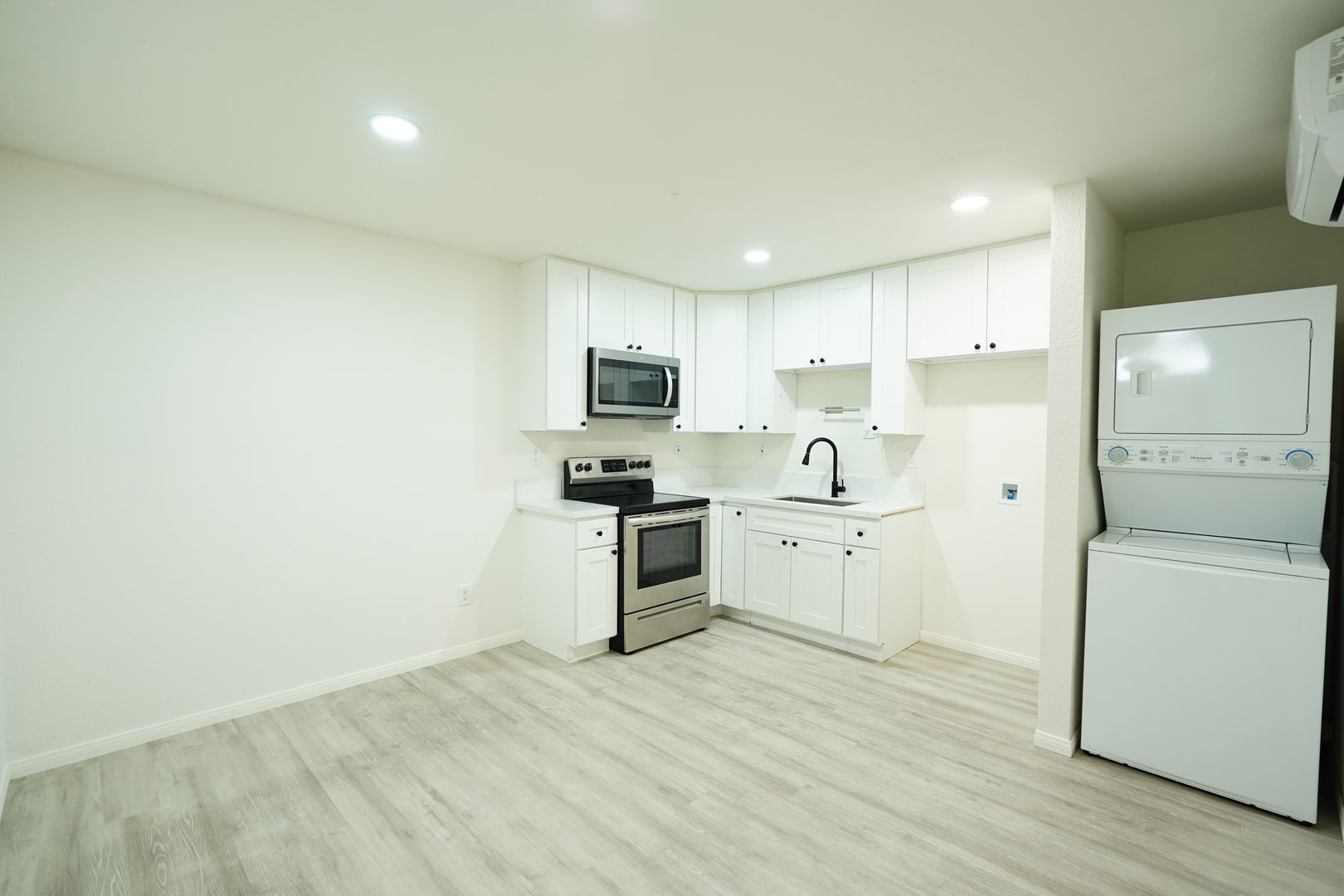 Riverside Apartment: 8303 California Avenue