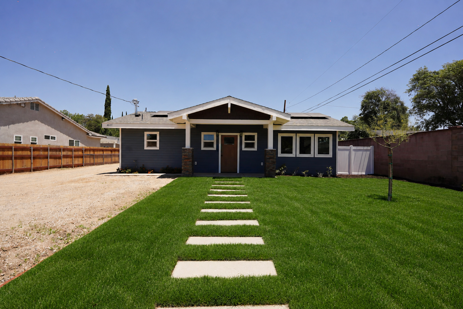 Riverside Apartment: 4805 Charlotte Way