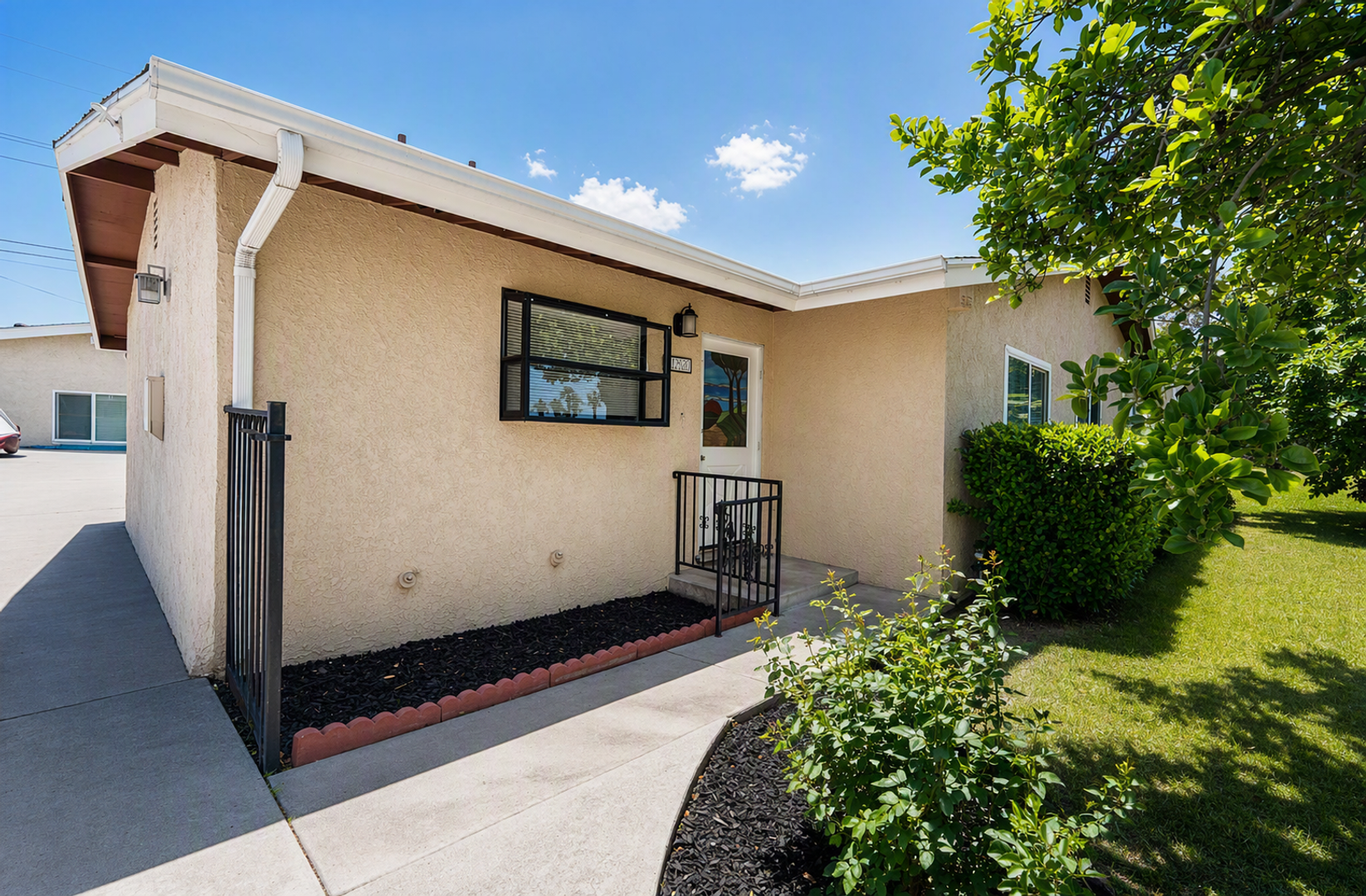 Redlands Apartment: 220 Lilac Court