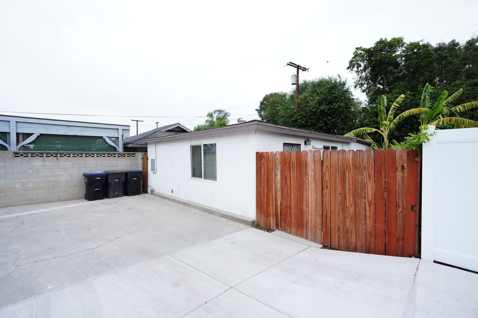 Riverside Apartment: 4773 Sierra St