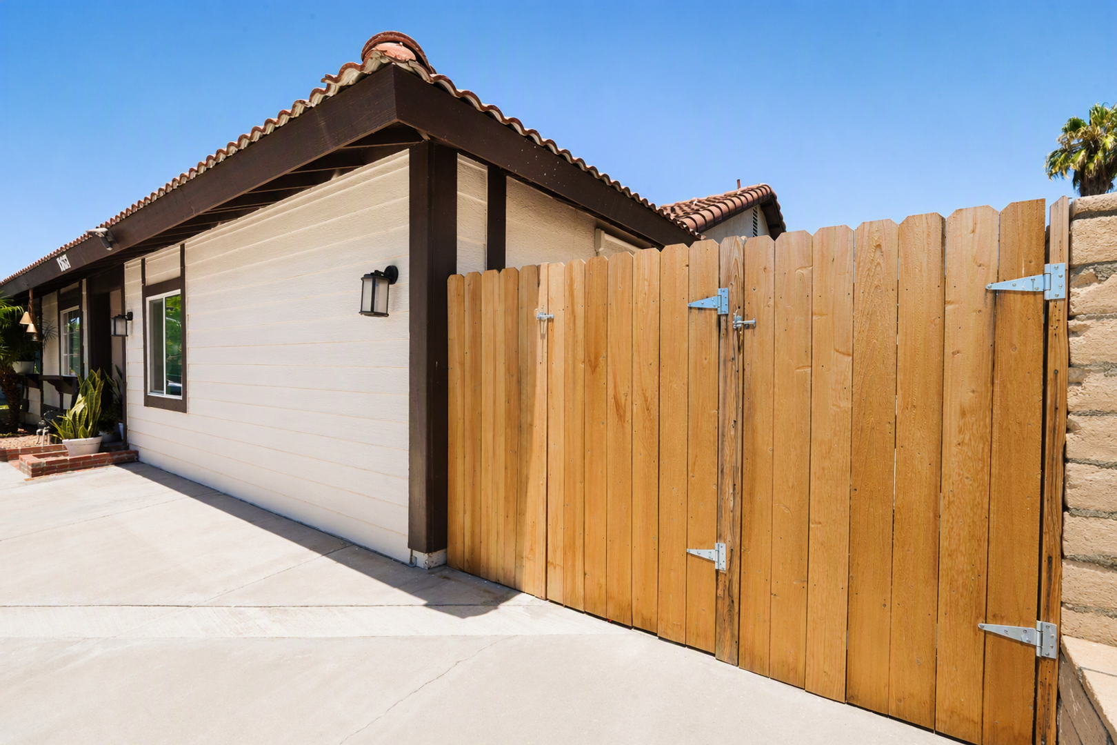 Riverside Apartment: 10637 Sagittarius Drive