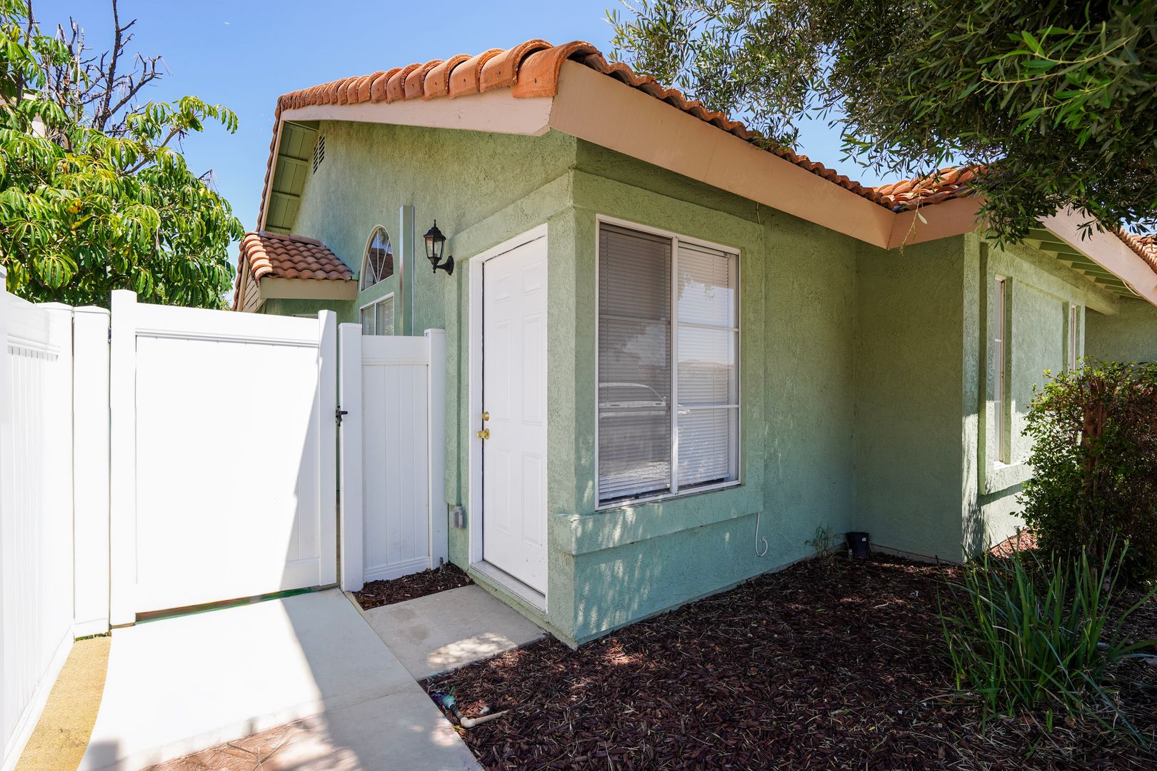 Moreno Valley Apartment: 26074 Bay Avenue