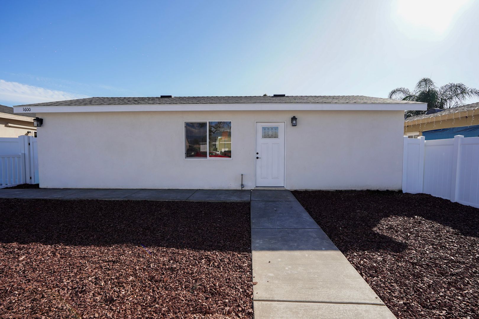 Pomona Apartment: 1600 E Columbia Avenue