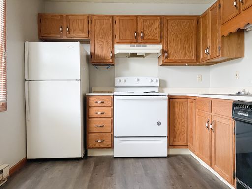Streeter Court Apartments - Updated Units Next to Cardinal Greenway – photo 1