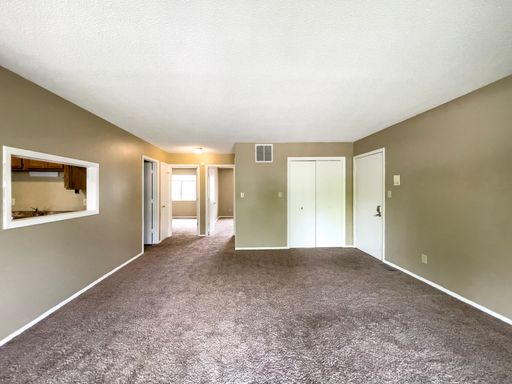 District on Linden - Spacious Units with Private Balconies on the Blue Loop – photo 1