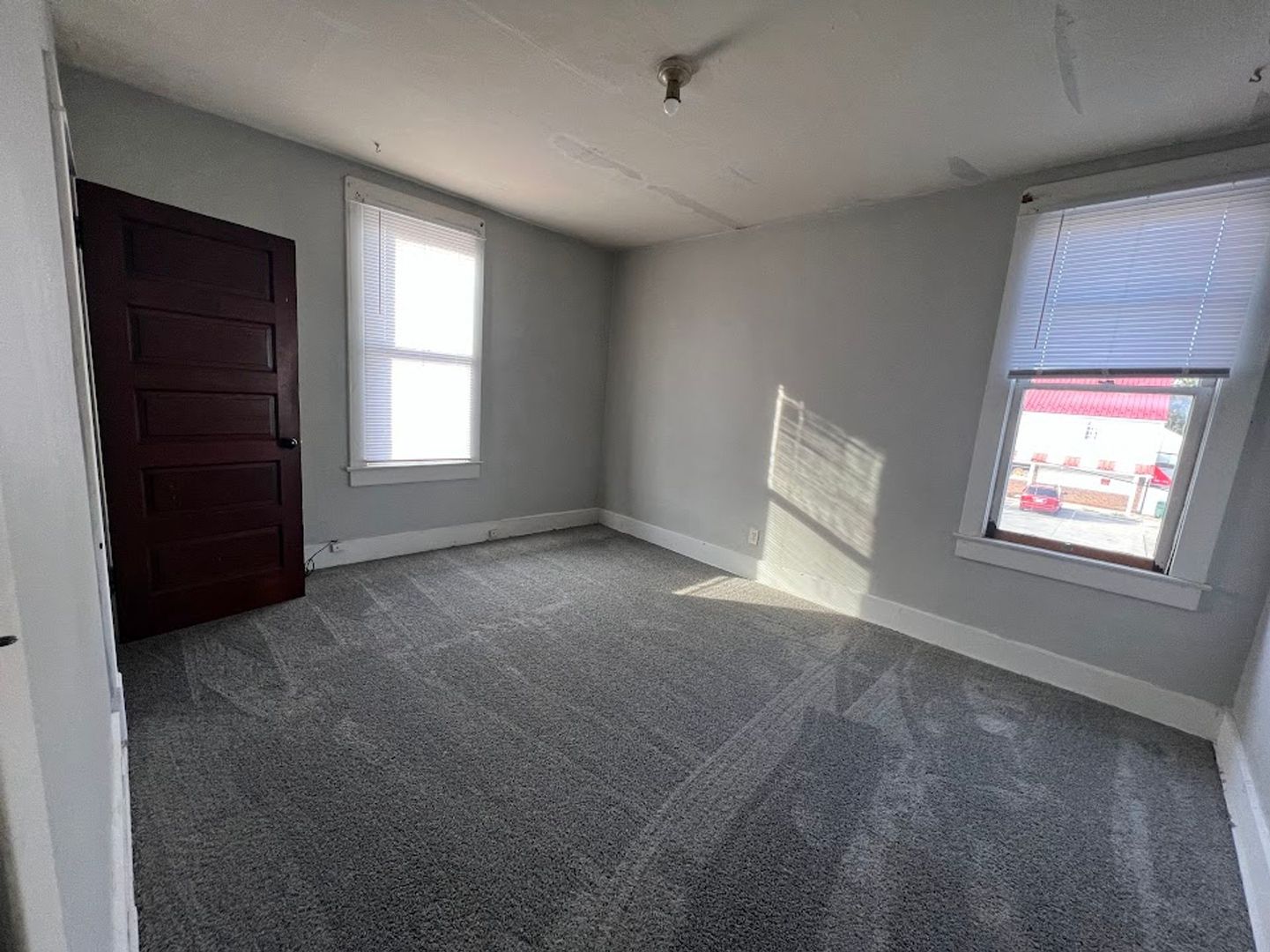 Muncie Apartment: 1621 W Jackson St