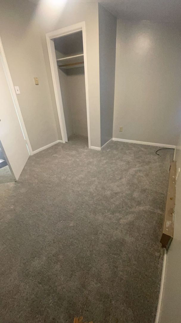 111 1/2 S Dicks St Your Ball State Home Awaits! Cozy 2-Bedroom Duplex Near Campus 3 of 8