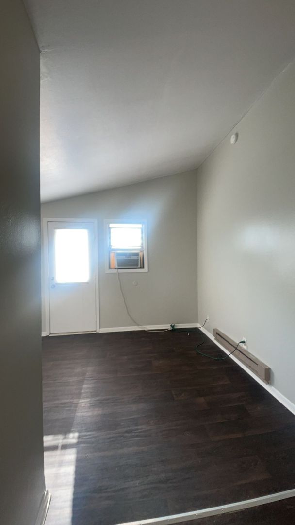 111 1/2 S Dicks St Your Ball State Home Awaits! Cozy 2-Bedroom Duplex Near Campus 2 of 8