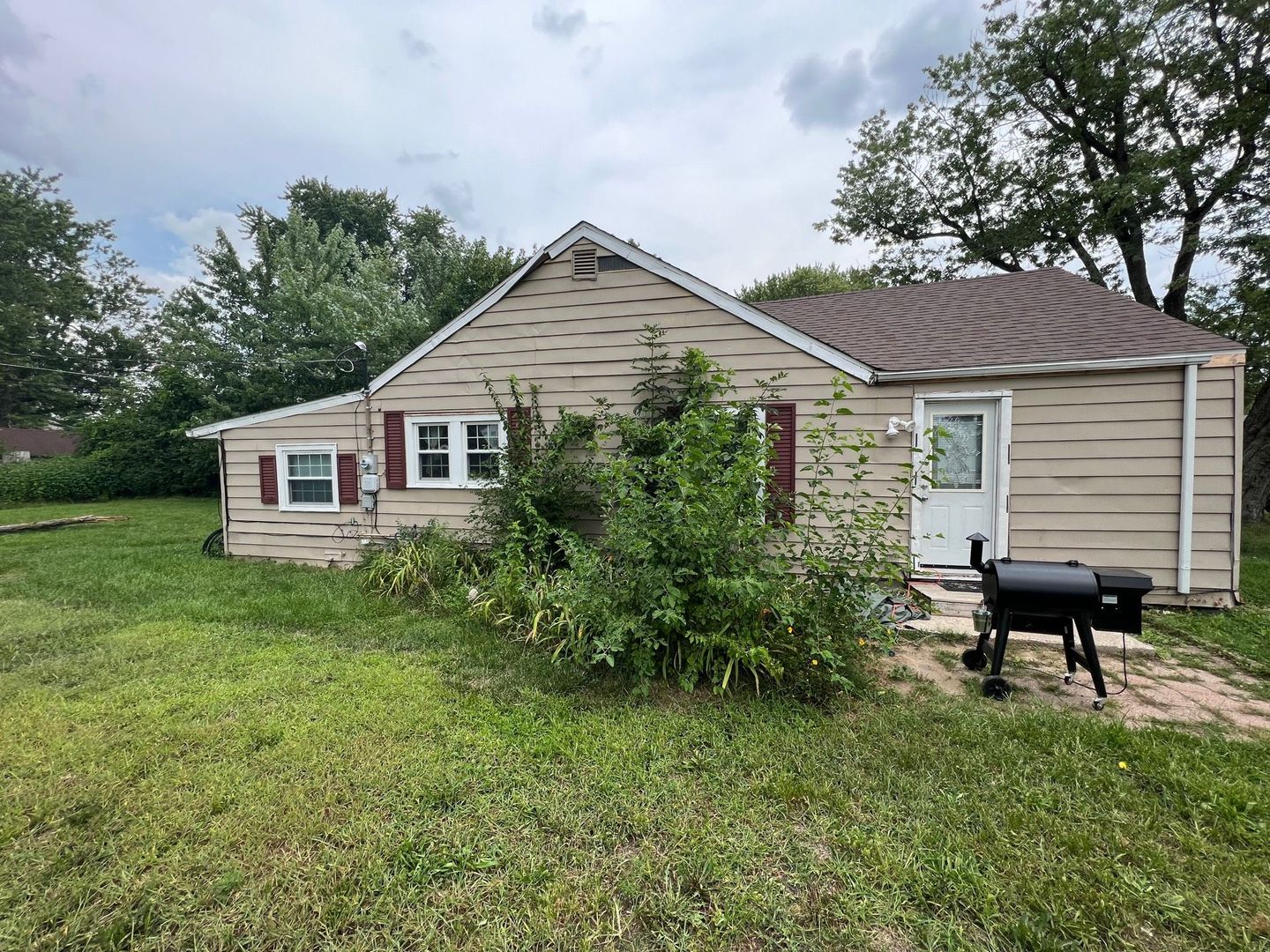 Muncie House: 204 E Dartmouth Ave