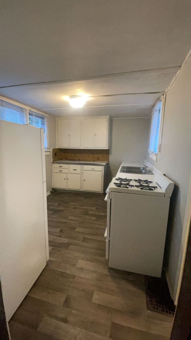 Muncie Apartment: 1621 W Jackson St