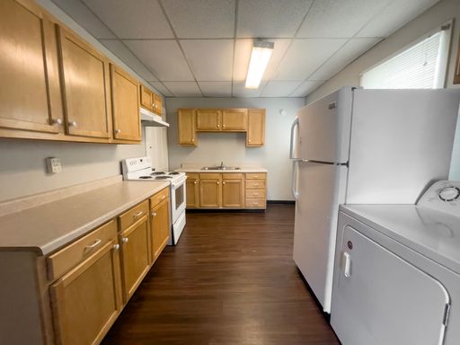 For Rent, Coming Soon: 824 W University! 2-bedroom 1 bath close to Ball State's Campus & The Village! Washer & Dryer in Unit! – photo 1