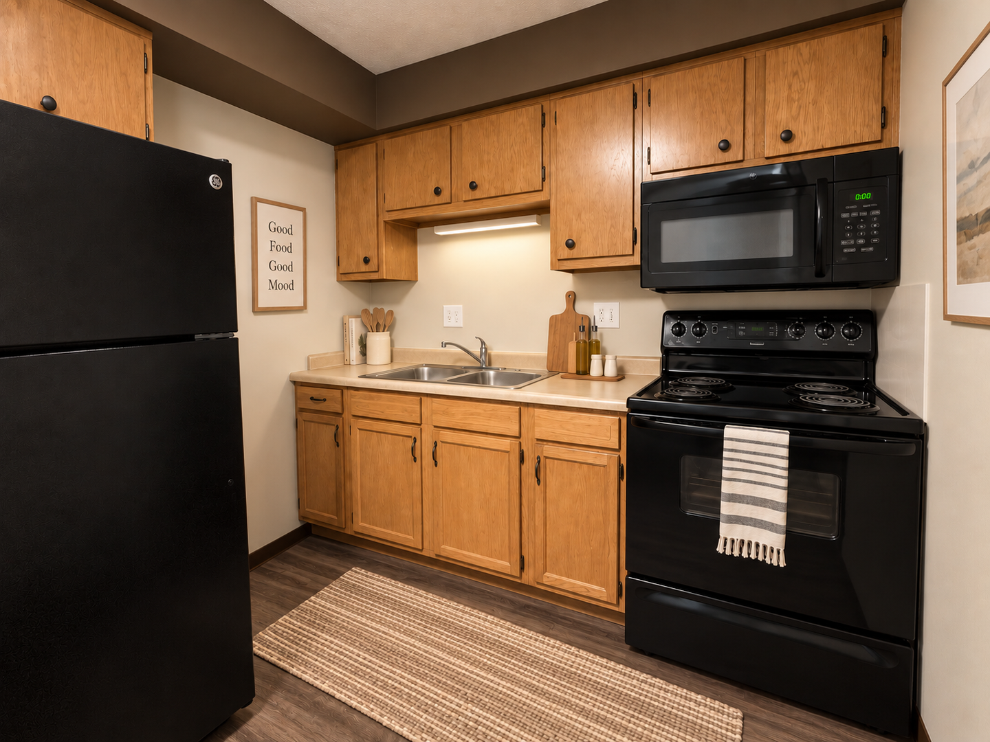 East Memorial Apartments - 3 Bedroom 2 Bathroom Townhome! In unit Washer & Dryer on the Cardinal Greenway! 10 of 12