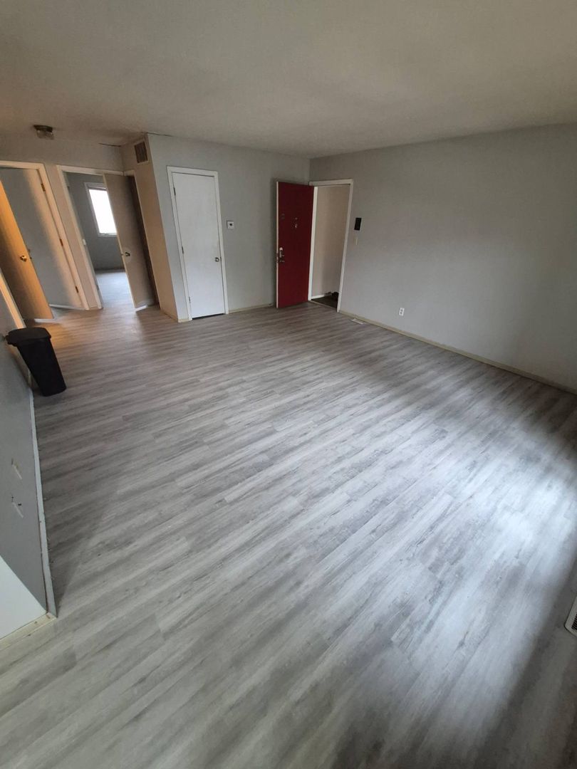 Muncie Apartment: 920 N. Linden St. Apt 16