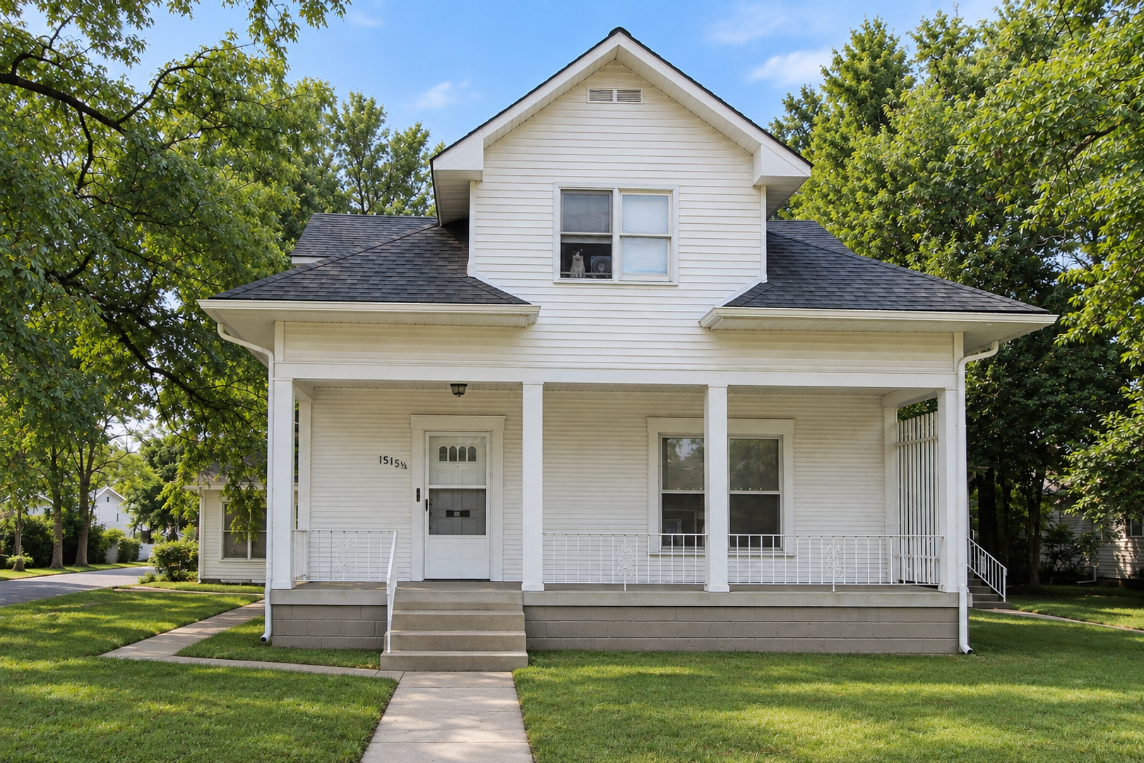 2 Bedroom Unit with a Large Front Porch, Close to Campus 5 of 10