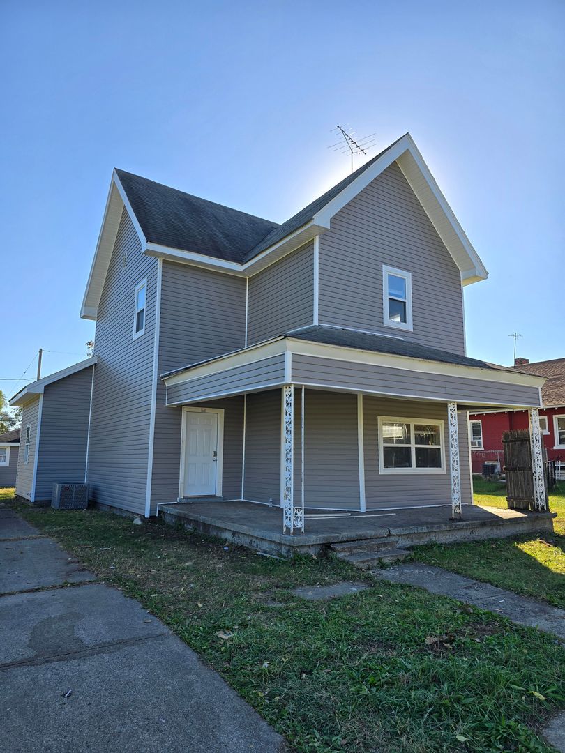 Muncie Apartment: 1521 E Kirby Ave