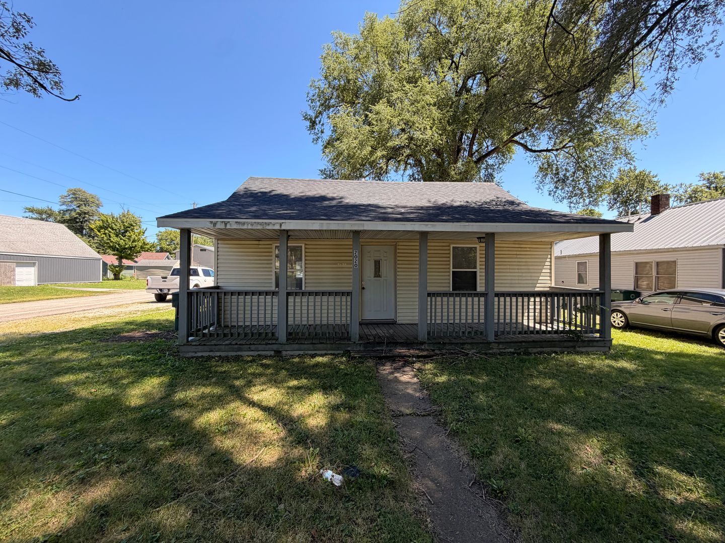 Muncie House: 2020 N Glenwood Ave.