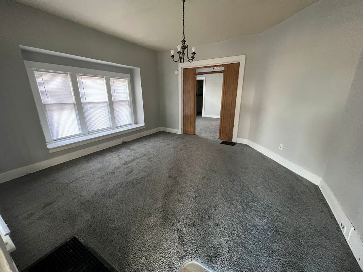 Muncie Apartment: 1621 W Jackson St