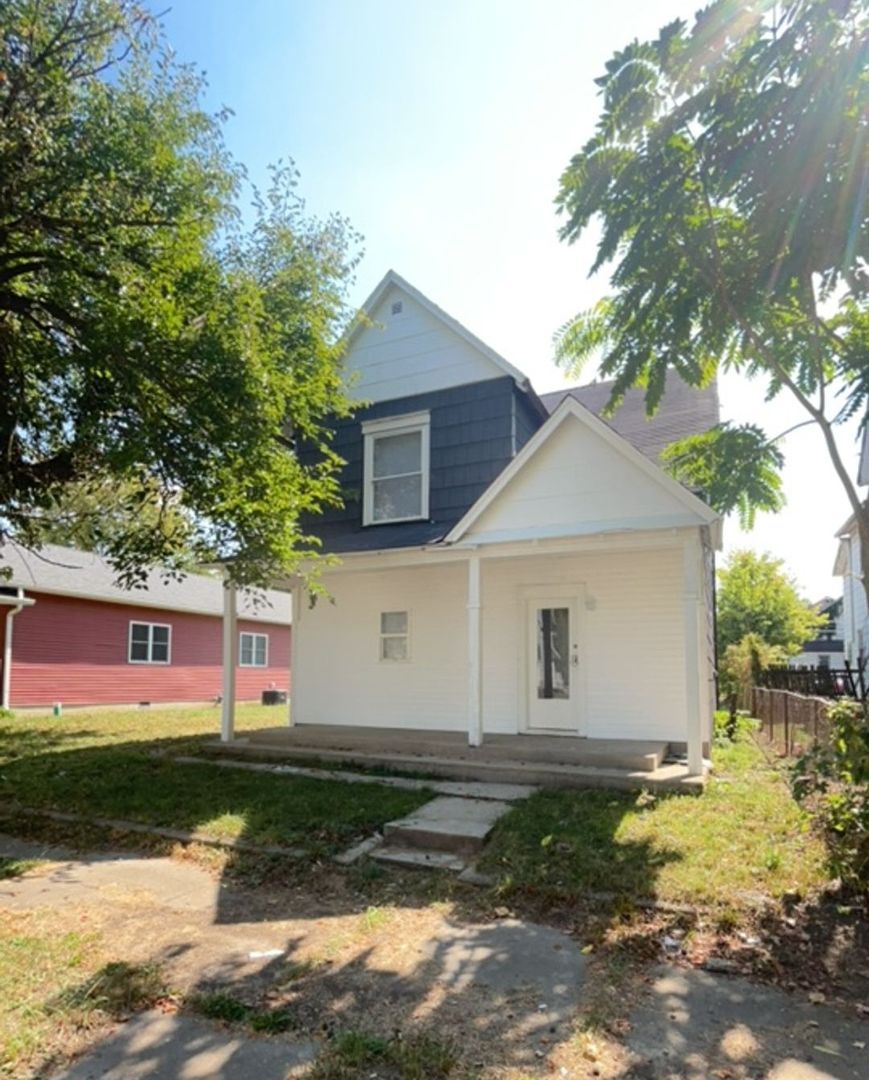 Muncie Apartment: 1333 E. Main St.