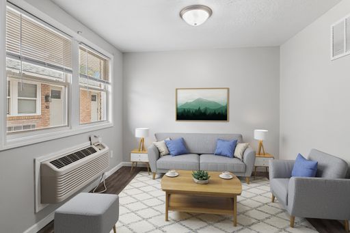 Cole Street Apartments, Located near Tillotson and West Side Park – photo 1
