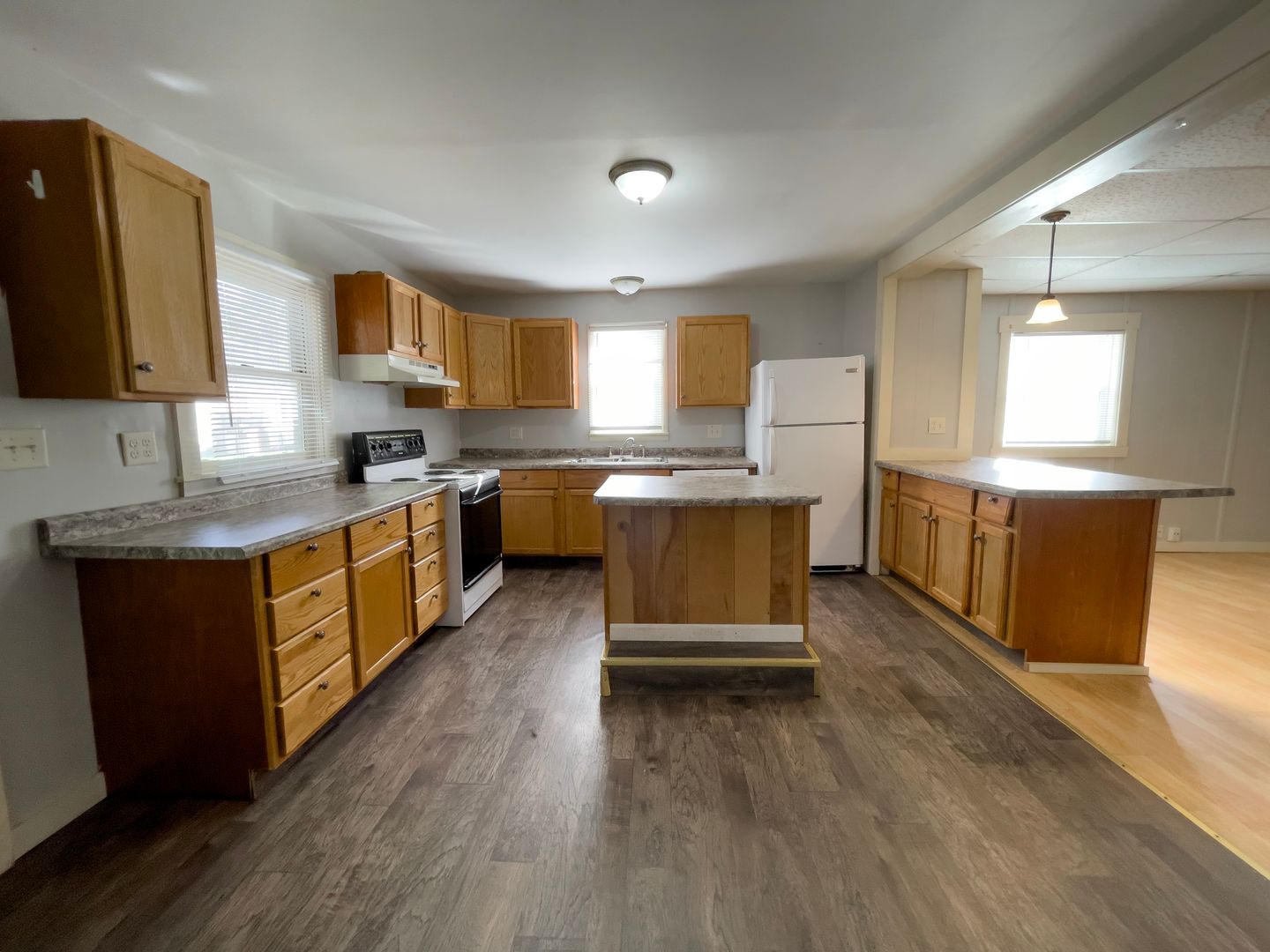 Muncie Apartment: 204 N Dill St