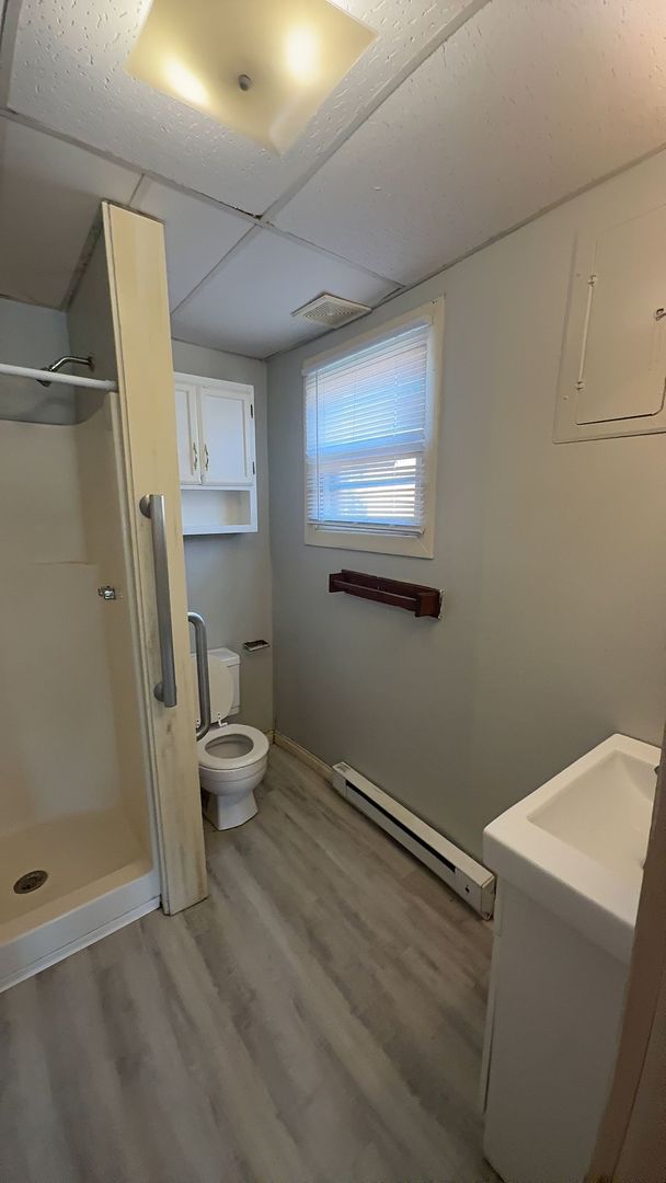 Close to Campus: In-Unit Washer and Dryer 7 of 8
