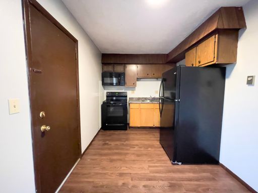 Pet Friendly! 2 Bedroom 1 Bath Townhomes! Near the Cardinal Greenway! – photo 1
