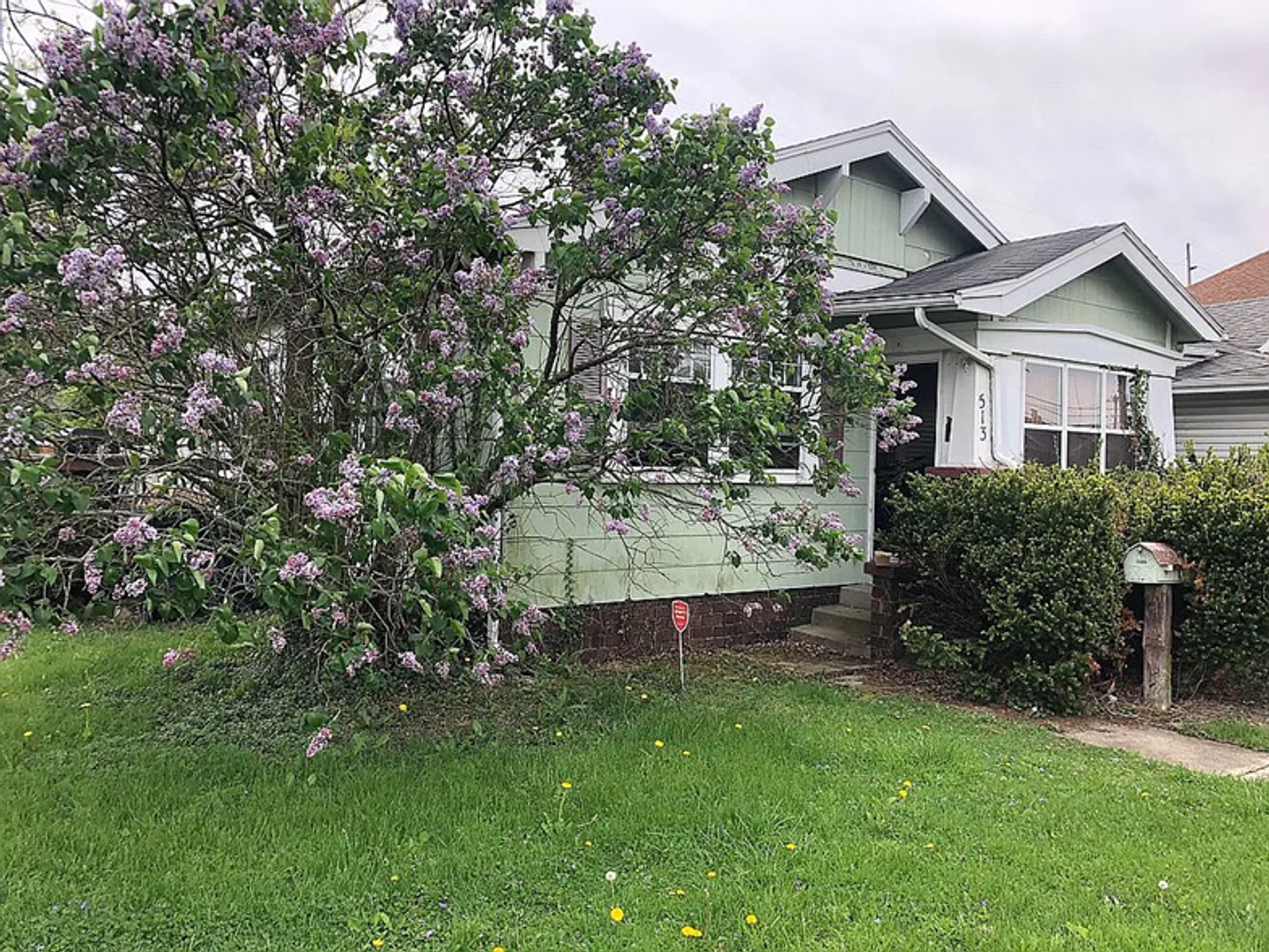 Muncie House: 513 E Centennial Ave