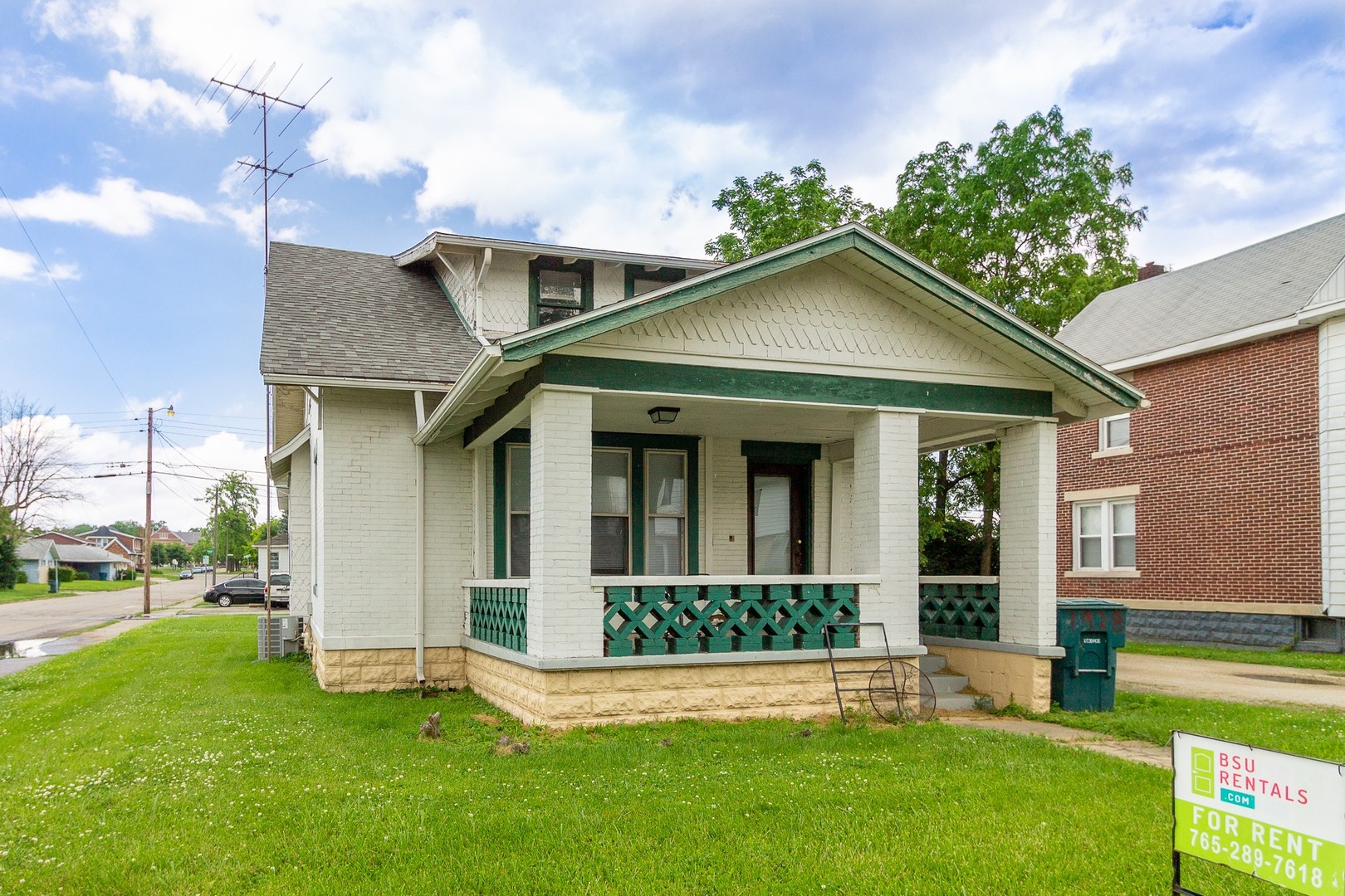 1928 W. Jackson St., Muncie, IN 47303