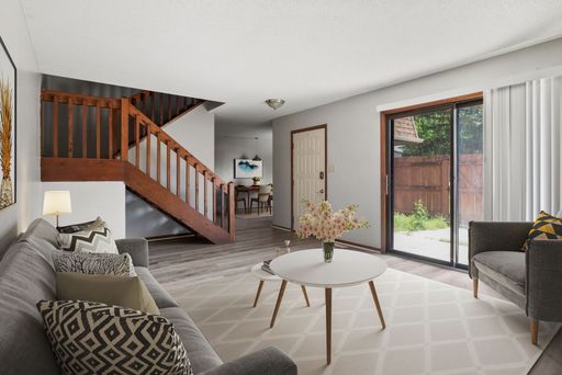 Spacious Rooms, fireplace and patio – photo 1