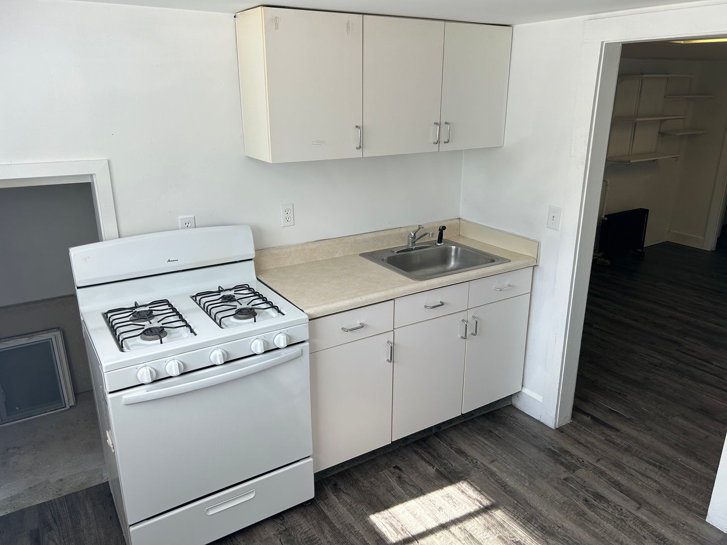 Anderson Apartment: 1925 E 5th St. - Apt 1