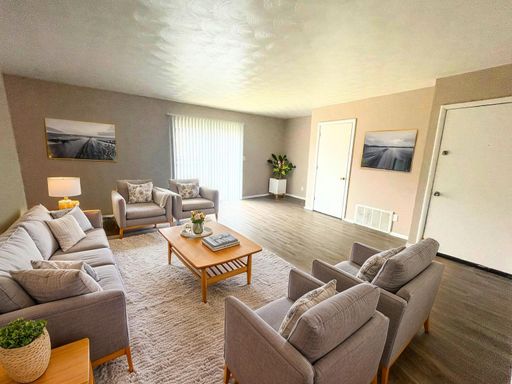 Updated Two Bedroom Apartment – photo 1
