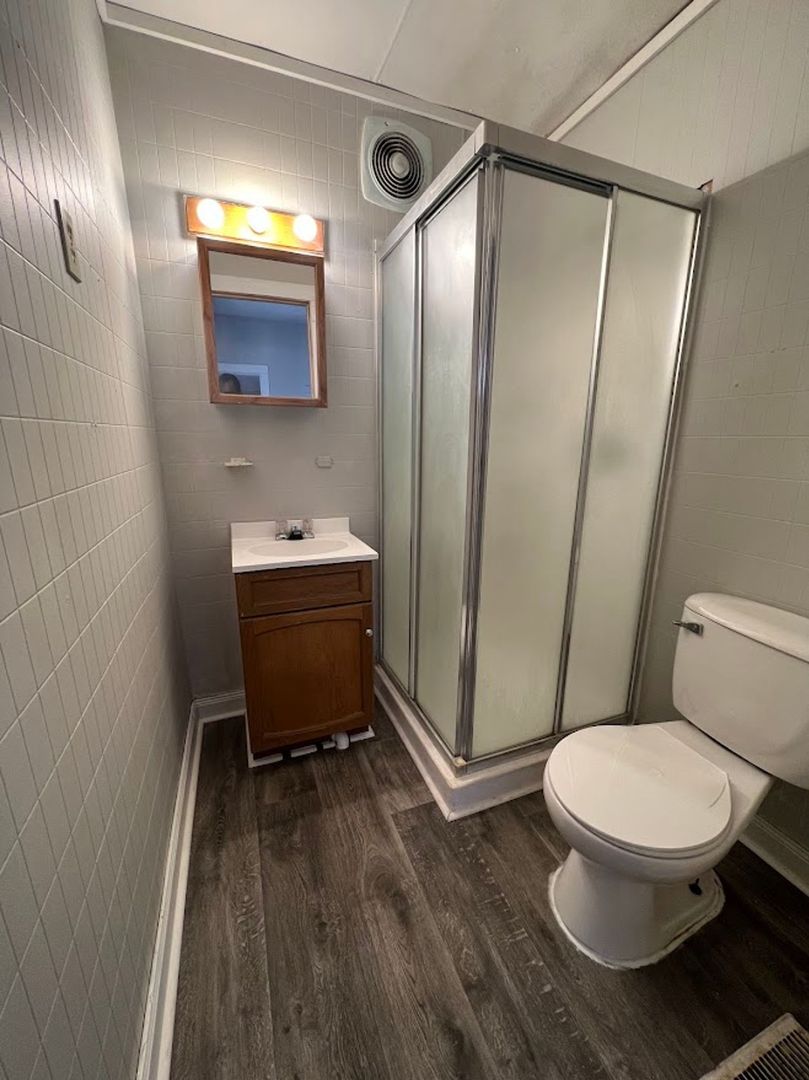 Muncie Apartment: 1621 W Jackson St