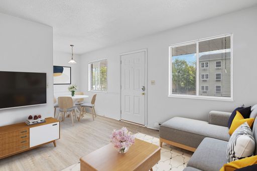 Second Floor - Updated One Bedroom Apartment! – photo 1