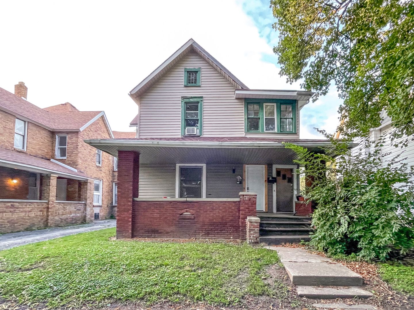 Muncie Apartment: 810 W Ashland Ave