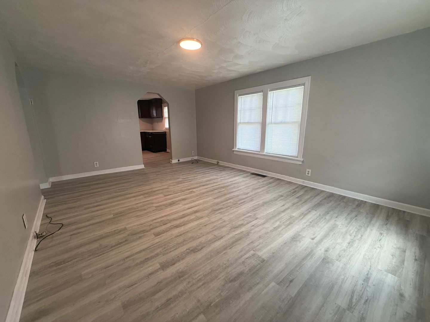 Muncie Apartment: 1921 & 1923 S Hackley St