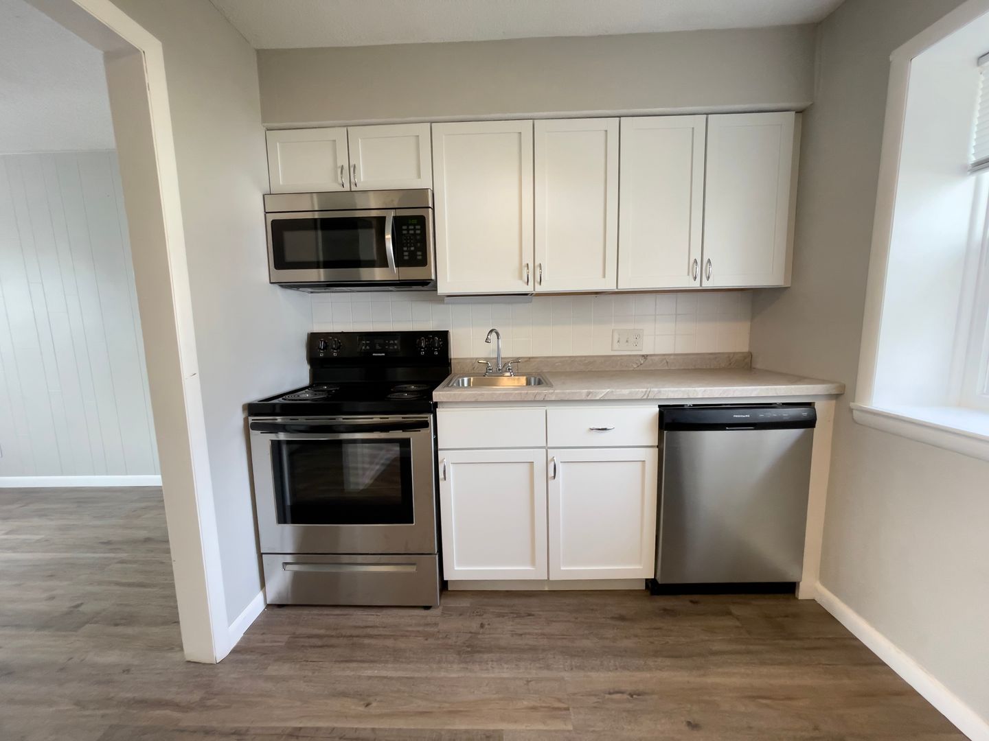 Muncie Apartment: 2525 1/2 Ethel Ave