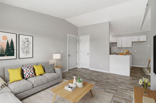 District on Bethel, Fully Renovated! – photo 1