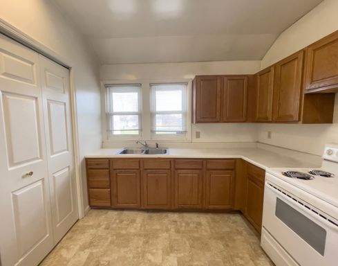 Coming Soon: 9011 W Jackson St! 3 Bedroom 1 Bath! Pet Friendly! Yorktown School District – photo 1