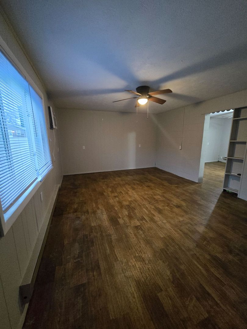 Muncie Apartment: 1010 W Bethel Ave